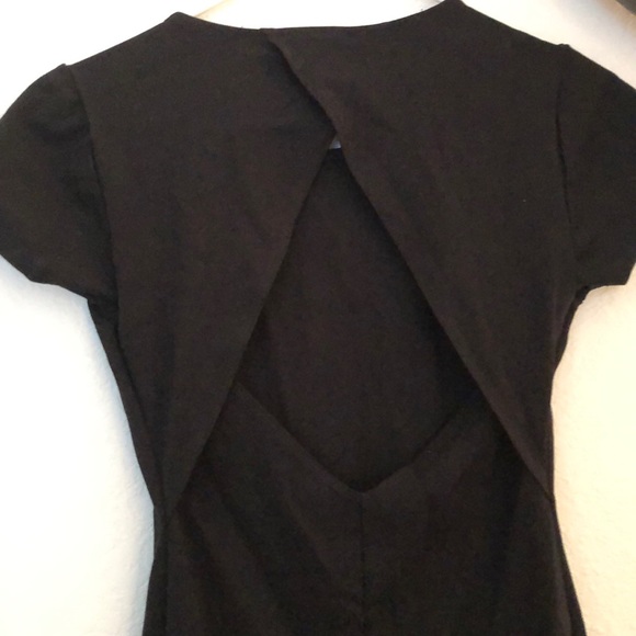 Bodycon black dress with open back - Picture 2 of 2